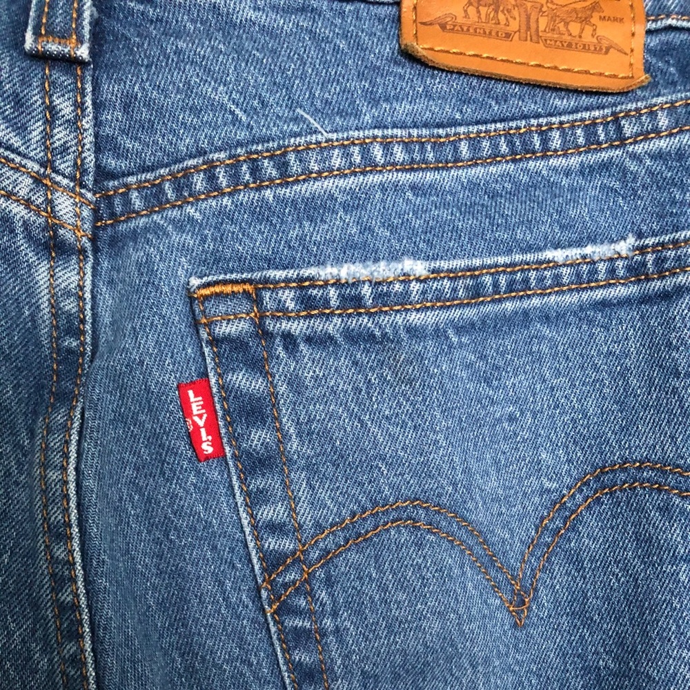 LEVI Jeans ☁️ - Picture 2 of 3